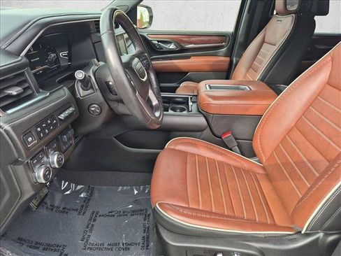 Used 2024 GMC Yukon Denali Ultimate AWD/4WD image 17