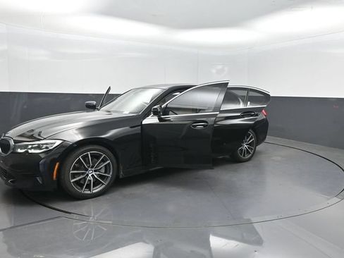 Used 2019 BMW 330i Sedan w/ Convenience Package RWD image 35