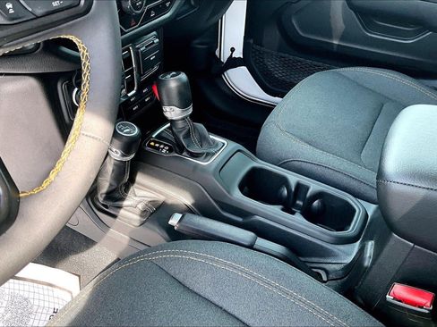 Used 2024 Jeep Wrangler Unlimited Sport AWD/4WD image 15