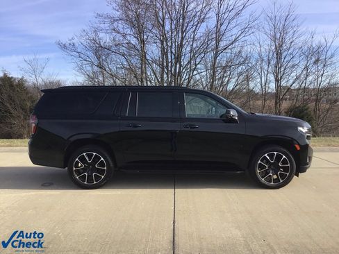 Used 2021 Chevrolet Suburban RST w/ Luxury Package image 2