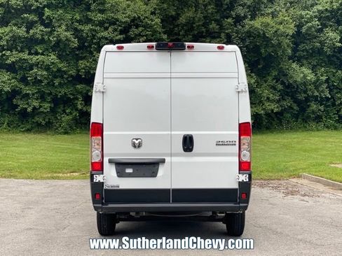Used 2025 RAM ProMaster 2500 w/ Convenience Group FWD image 6