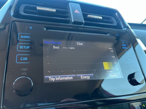 Used 2019 Toyota Prius image 26