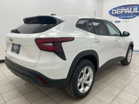 New 2026 Chevrolet Trax LS w/ LS Convenience Package FWD image 19