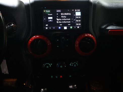 Used 2015 Jeep Wrangler Unlimited Sahara AWD/4WD image 20