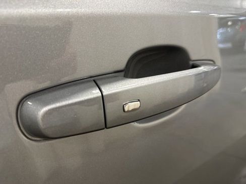 Used 2023 Chevrolet Traverse LT FWD image 33