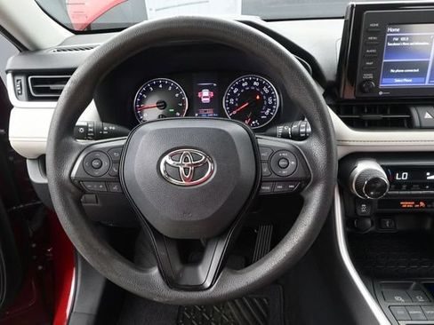 Used 2020 Toyota RAV4 XLE FWD image 8