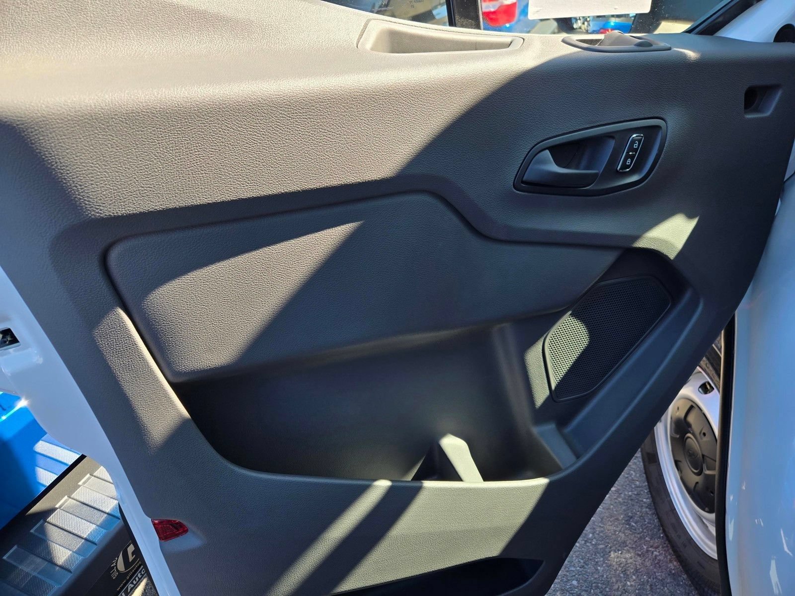 New 2026 Ford Transit 250 148 Medium Roof RWD image 7