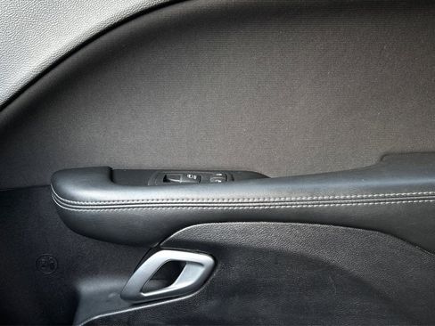 Used 2015 Dodge Challenger R/T RWD image 41