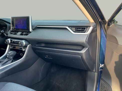 Used 2025 Toyota RAV4 XLE w/ Convenience Package FWD image 19