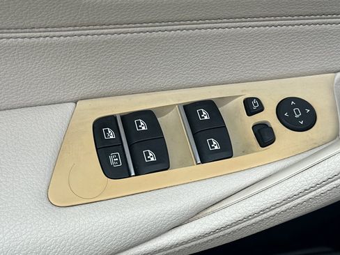 Used 2018 BMW 530e RWD image 13