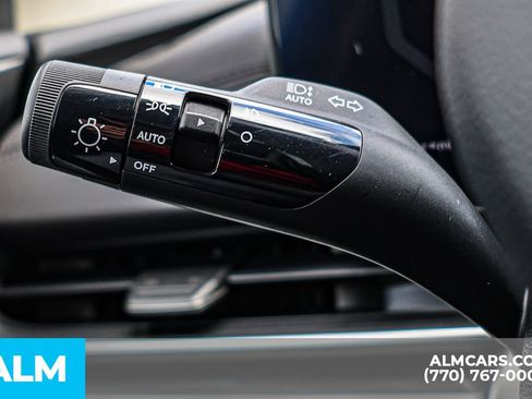 Used 2025 Kia Carnival SX w/ SX Dark Edition Package FWD image 35