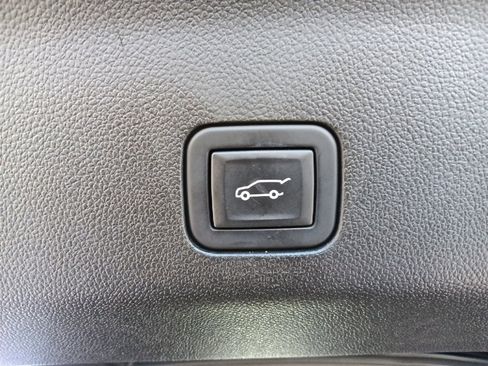 Used 2023 GMC Yukon SLT image 33