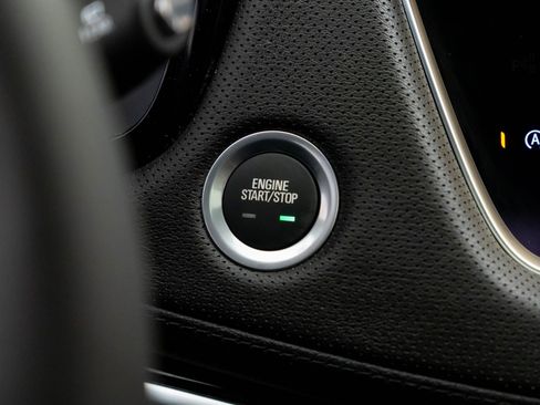 New 2025 Cadillac XT6 Luxury image 19