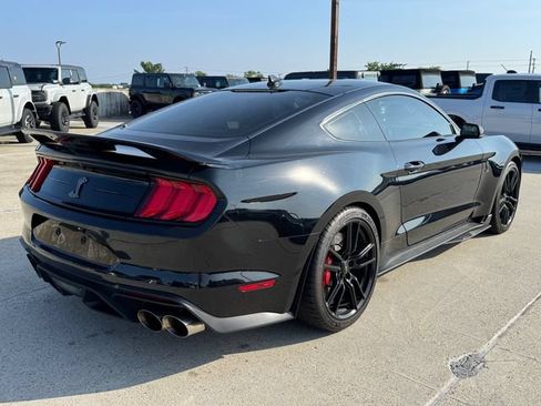 Used 2020 Ford Mustang Shelby GT500 w/ Technology Package RWD image 3