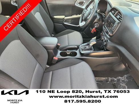 Certified 2025 Kia Soul LX w/ LX Technology Package FWD image 19
