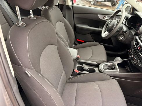 Used 2023 Kia Forte LXS FWD image 28