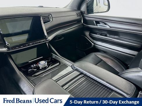 Used 2022 Jeep Wagoneer Series I w/ Premium Group I AWD/4WD image 31