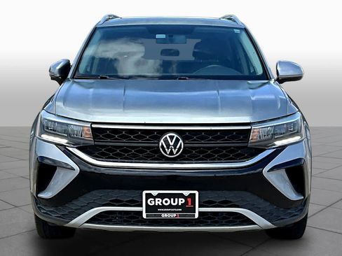 Used 2022 Volkswagen Taos SE image 4