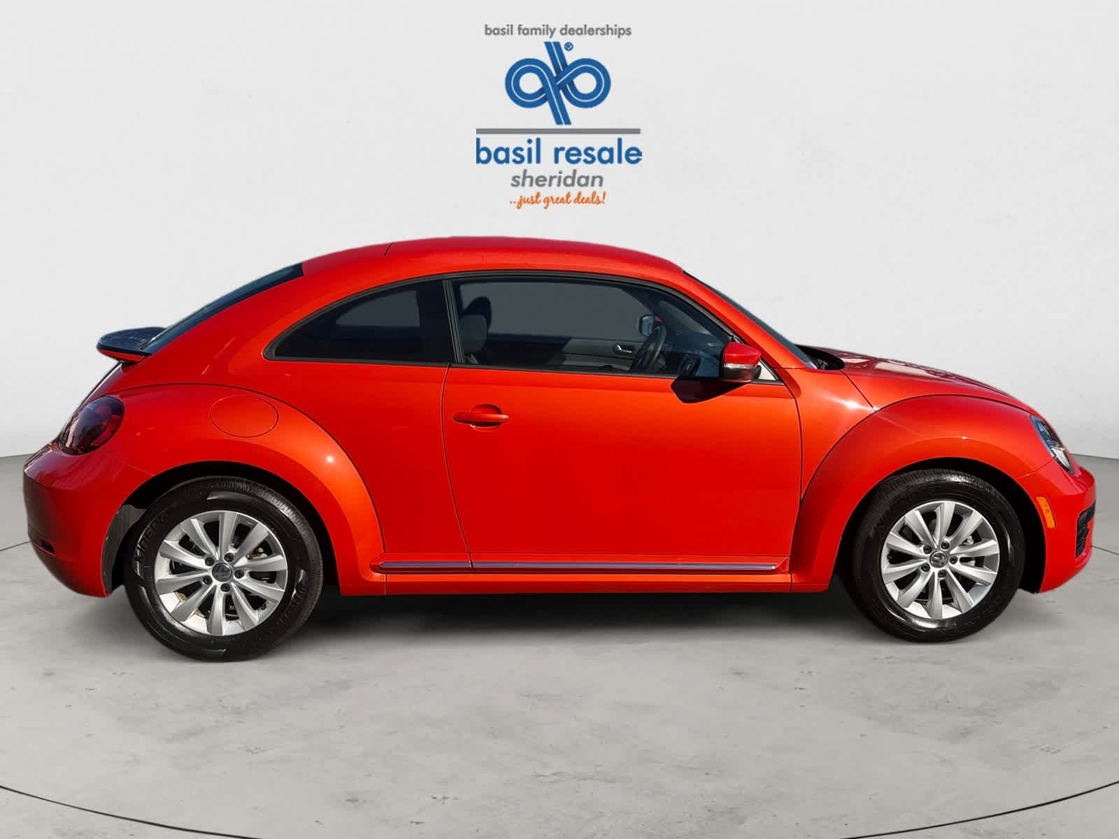 Used 2019 Volkswagen Beetle 2.0T S FWD image 9
