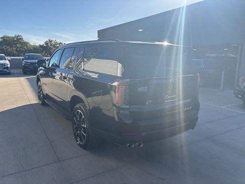 Used 2025 Chevrolet Suburban RST w/ Sun And Tow Package image 8