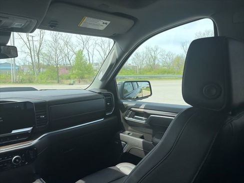 Used 2025 Chevrolet Silverado 1500 LT Trail Boss w/ LT Trail Boss Premium Package image 28