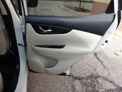 Used 2021 Nissan Rogue Sport SV FWD image 39