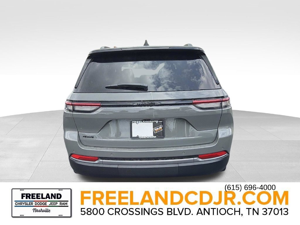 New 2027 Jeep Grand Cherokee Altitude AWD/4WD image 4