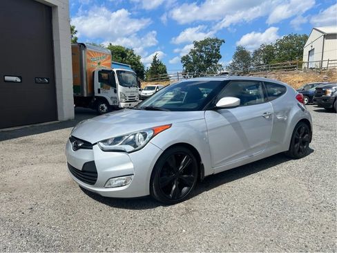 Used 2015 Hyundai Veloster w/ Option Group 03 image 1