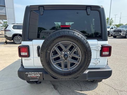 Used 2024 Jeep Wrangler Unlimited Sport AWD/4WD image 6
