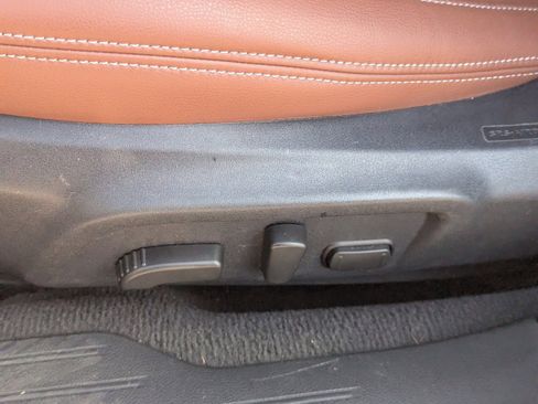 Used 2017 Subaru Outback 2.5i Touring w/ Popular Package #5A image 24