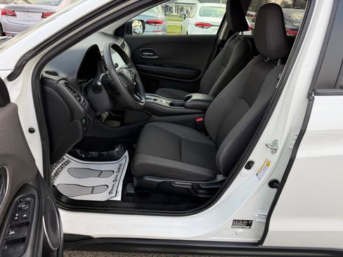 Used 2019 Honda HR-V EX image 8