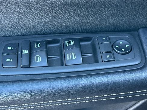 Used 2019 Chrysler Pacifica Touring Plus w/ Advanced Safetytec Group image 13