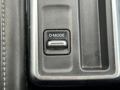 Used 2022 Nissan Pathfinder SV FWD image 26