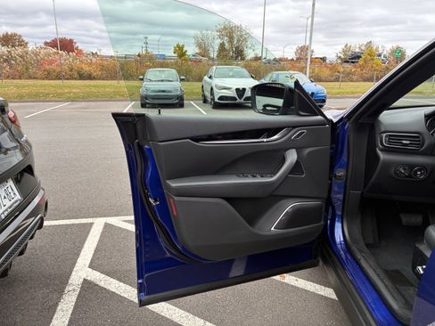 Used 2022 Maserati Levante GT image 15