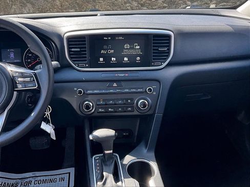 Used 2020 Kia Sportage LX image 4