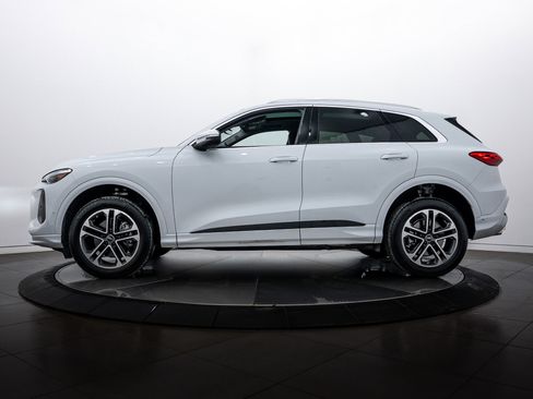 Certified 2025 Audi Q5 Premium w/ Premium Plus AWD/4WD image 6