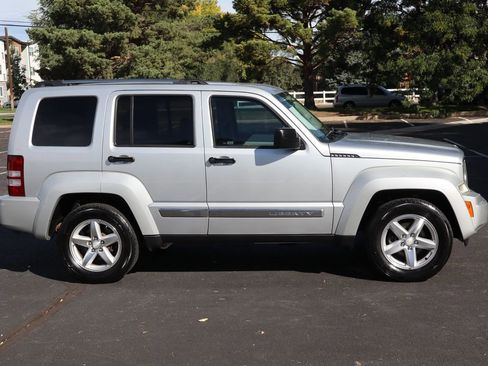 Used 2008 Jeep Liberty Limited image 3
