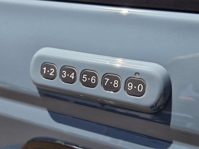Used 2023 Ford Bronco Outer Banks AWD/4WD image 18