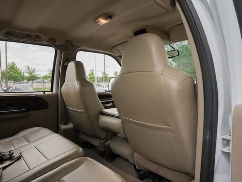 Used 2006 Ford F350 Lariat image 40