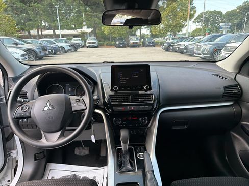 Used 2023 Mitsubishi Eclipse Cross LE AWD/4WD image 12