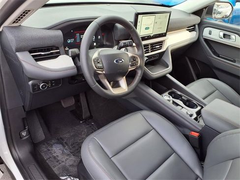 New 2026 Ford Explorer Active w/ Active Comfort Package image 10