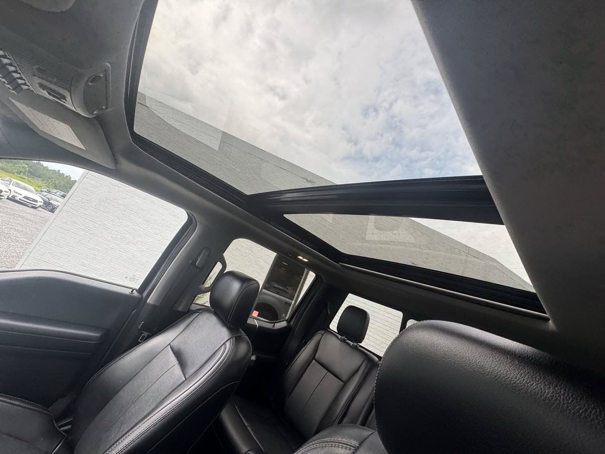 Used 2021 Ford F250 Lariat w/ Lariat Ultimate Package AWD/4WD image 19