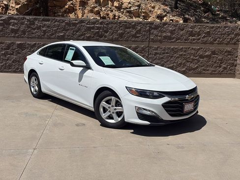 Used 2023 Chevrolet Malibu LT FWD image 3