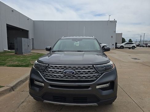 Used 2020 Ford Explorer Limited AWD/4WD image 2