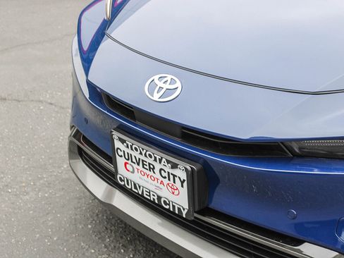 New 2026 Toyota Prius XLE image 6