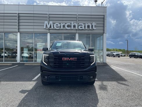 Used 2024 GMC Sierra 1500 Elevation AWD/4WD image 3