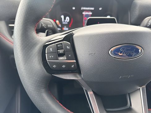 Used 2025 Ford Explorer ST image 16