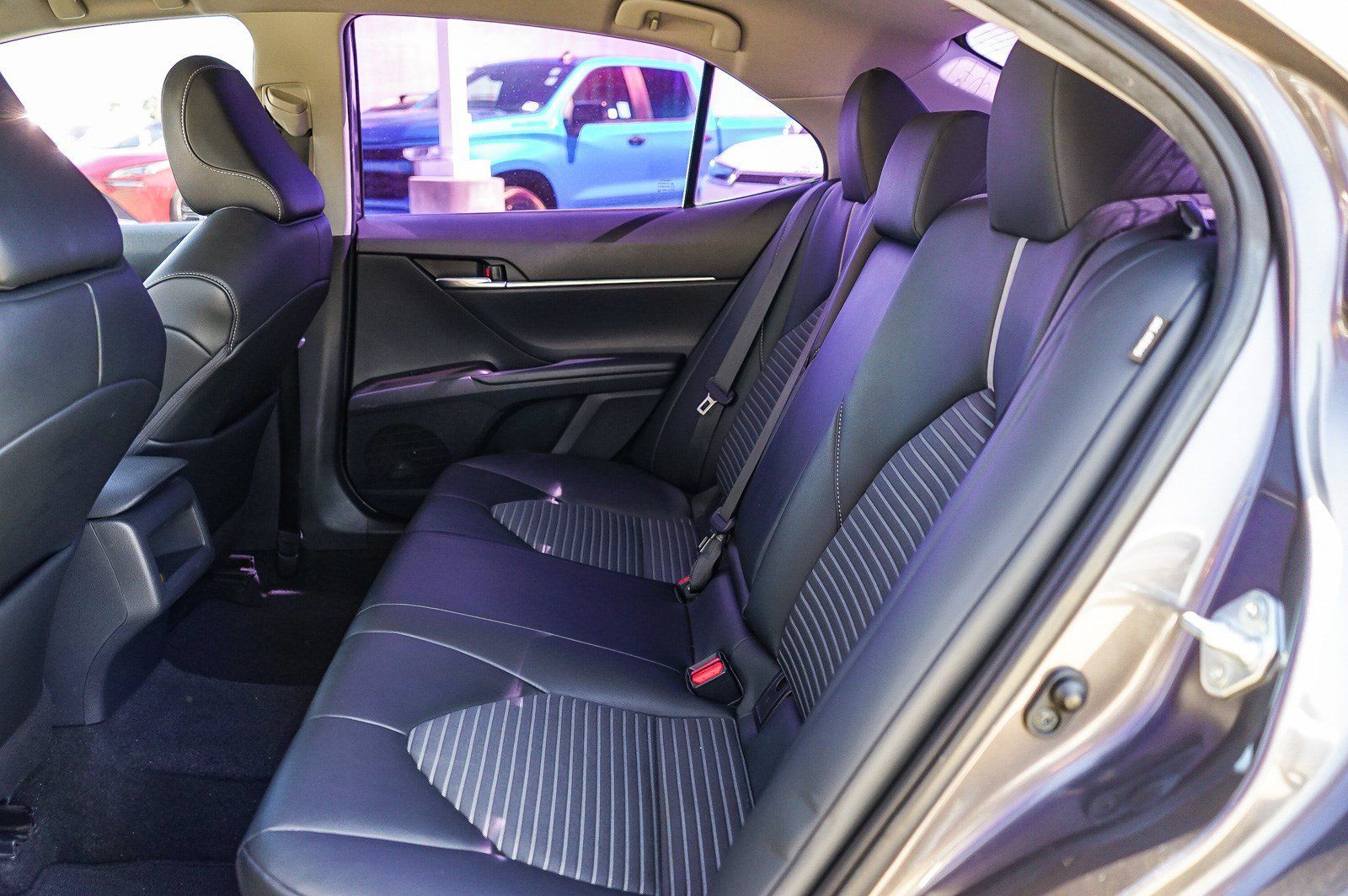 Used 2021 Toyota Camry SE w/ Carpet Mat Package (TMS) FWD image 18