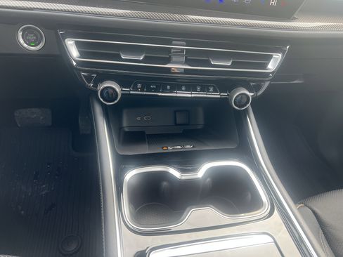 New 2026 Chevrolet Traverse High Country image 8