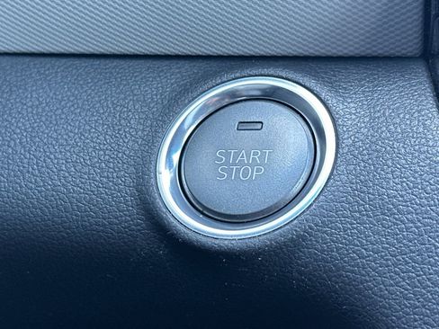 Used 2020 Hyundai Ioniq Limited image 29